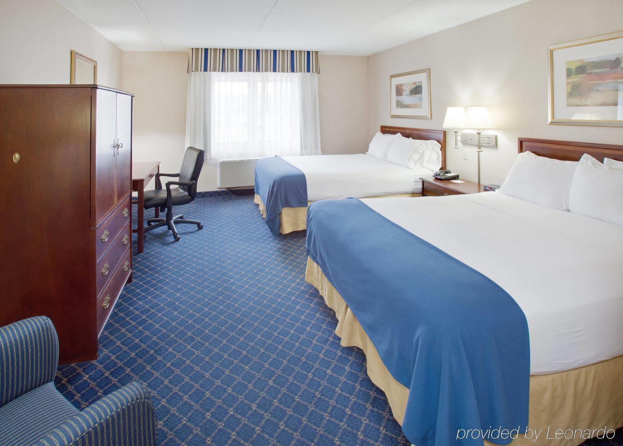 Holiday Inn Express Des Moines-At Drake University, An Ihg Hotel Room photo